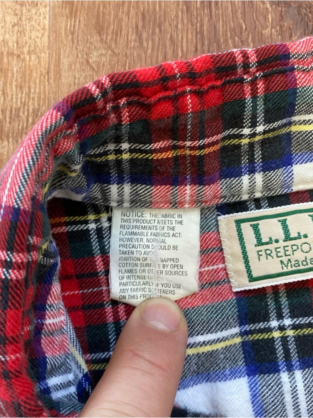 Vintage L.L. Bean Flannel Shirt Mens Large Red Plaid Regular Fit Made in USA 90s - Picture 8 of 9